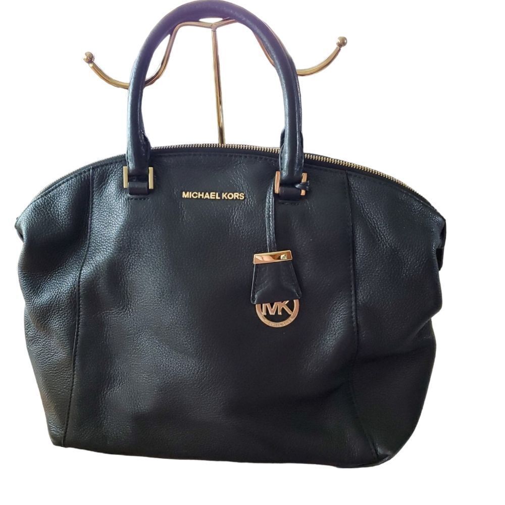 Authentic Michael kors bag NWT